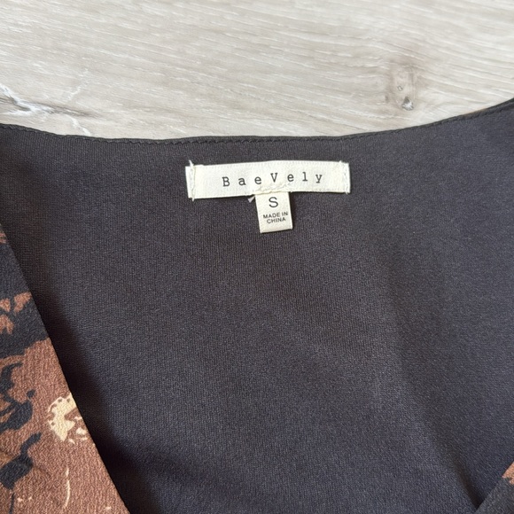 Baevely CARA FLORAL DRESS size Small Black/Brown Nwt - Picture 5 of 6